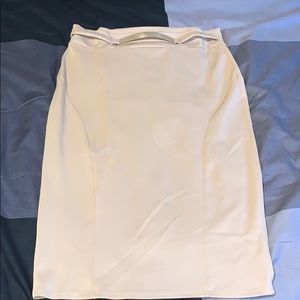 Beige pencil skirt w/belt